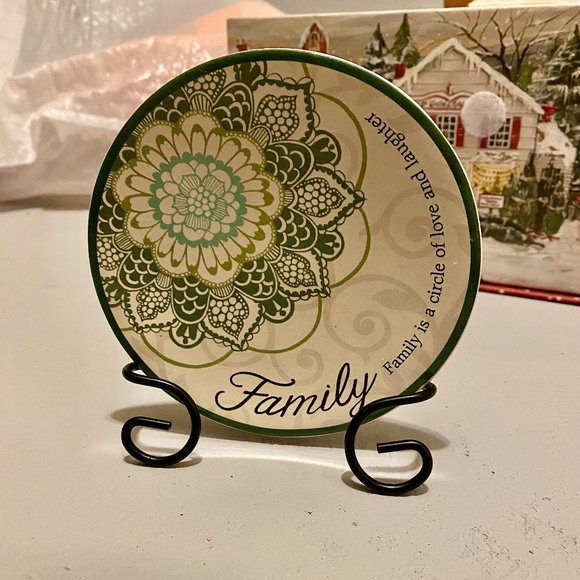 HeartMini Plates with Metal Stand Family Of Loveby Carson Home Accents ...